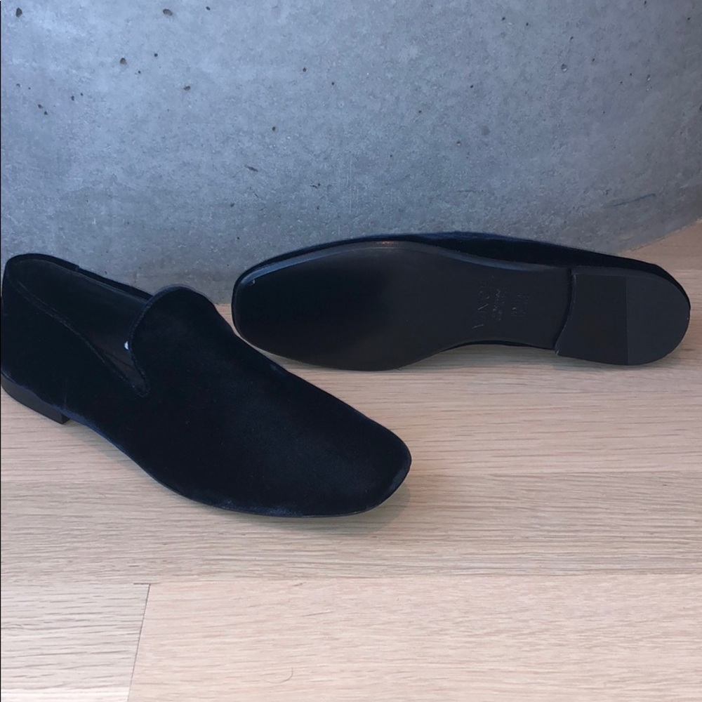 Vince velvet black shoe never worn 6.5